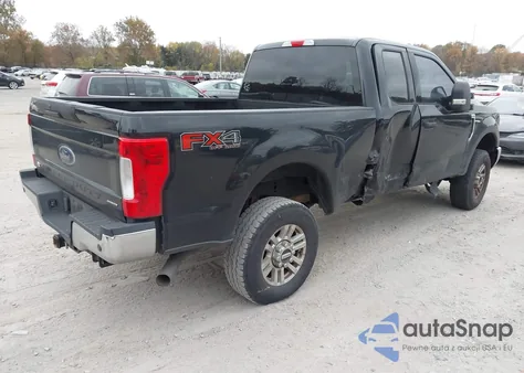 2017 Ford F-250 Xlt from USA, damaged, VIN 1FT7X2B61HEB32335